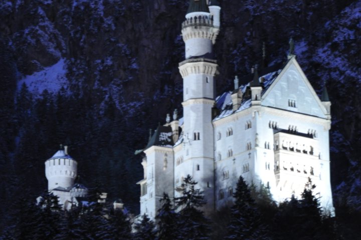 Schloss Neuschwanstein bei Nacht